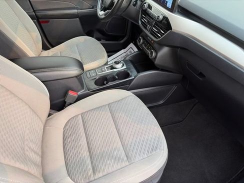 Used 2022 Ford Escape SE w/ Convenience Package FWD image 40