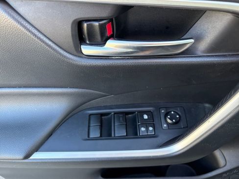 Used 2021 Toyota RAV4 XLE image 15