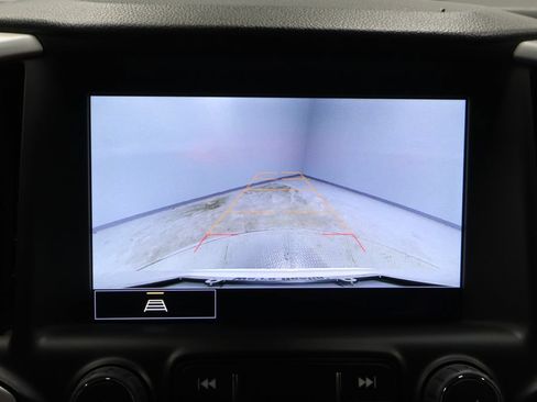 Used 2024 GMC Terrain SLT AWD/4WD image 2