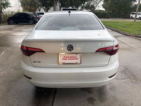 Used 2020 Volkswagen Jetta SE w/ SE Cold Weather Package FWD image 7