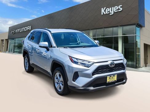 Used 2025 Toyota RAV4 XLE AWD/4WD image 3