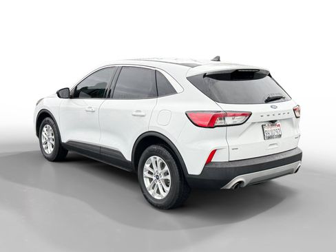 Certified 2022 Ford Escape SE w/ Convenience Package image 3