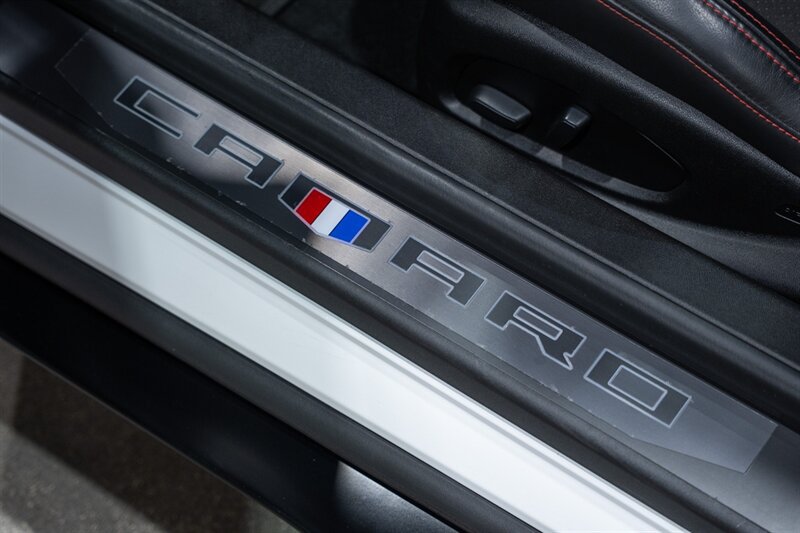 Used 2018 Chevrolet Camaro ZL1 RWD image 26