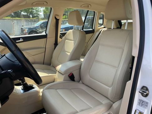 Used 2016 Volkswagen Tiguan S FWD image 23