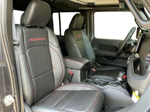 New 2025 Jeep Gladiator Rubicon image 26
