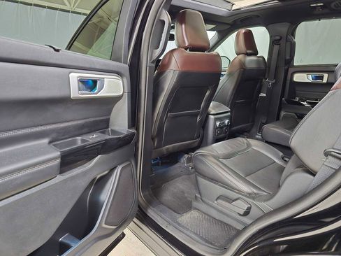 Used 2021 Ford Explorer Platinum w/ Equipment Group 601A image 22
