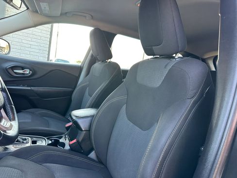 Used 2016 Jeep Cherokee Latitude image 15