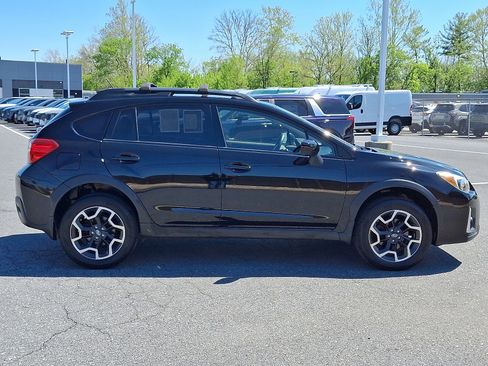Used 2017 Subaru Crosstrek 2.0i Premium image 4