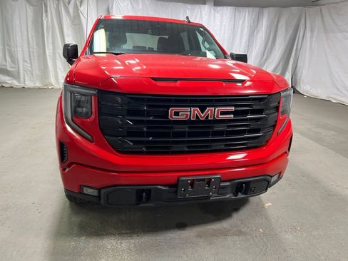 Used 2022 GMC Sierra 1500 Elevation w/ X31 Off-Road Package AWD/4WD image 2