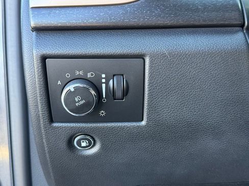 Used 2017 Jeep Grand Cherokee Laredo w/ Quick Order Package 23E image 24