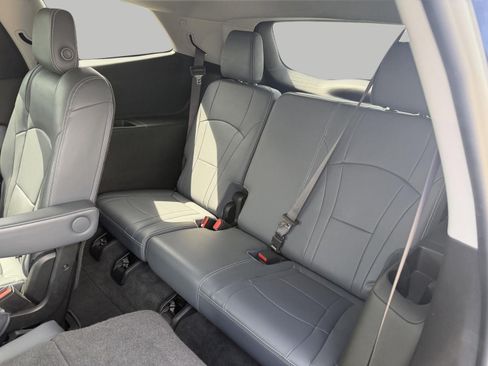 Used 2018 Buick Enclave Essence w/ LPO, Luxury Package FWD image 14