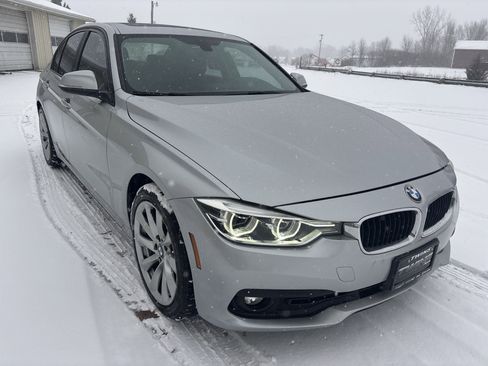Used 2018 BMW 320i xDrive Sedan w/ Convenience Package image 1