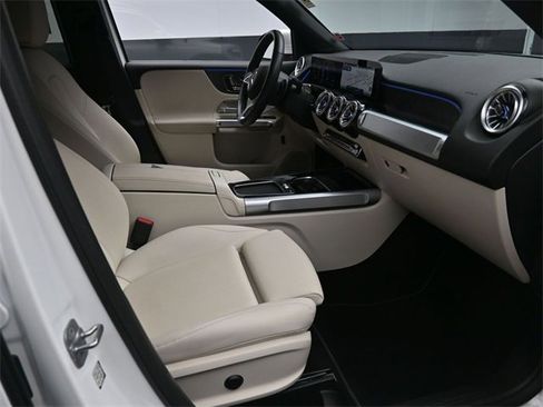 Used 2025 Mercedes-Benz GLB 250 GLB 250 w/ Exclusive Package image 27