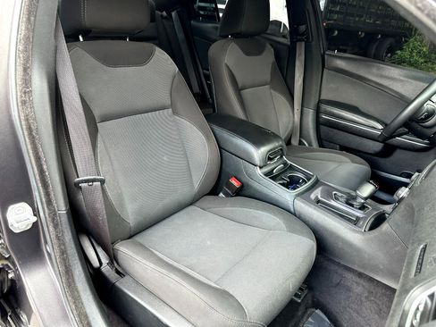 Used 2017 Dodge Charger SE image 45