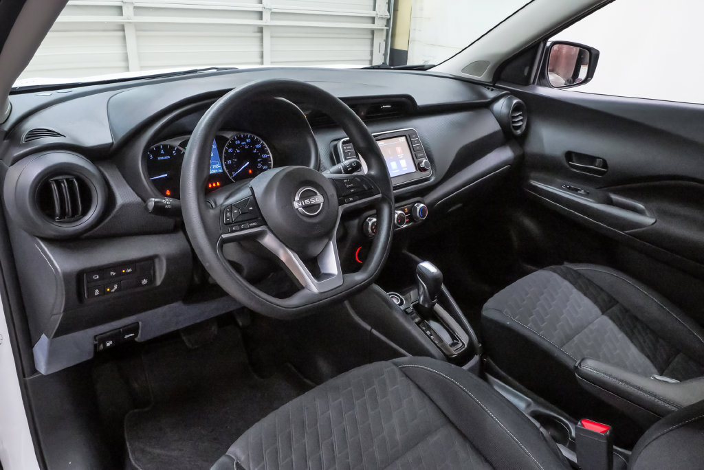 Used 2022 Nissan Kicks S FWD image 2