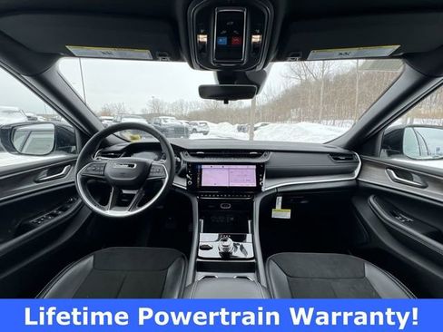 Used 2026 Jeep Grand Cherokee Altitude AWD/4WD image 14