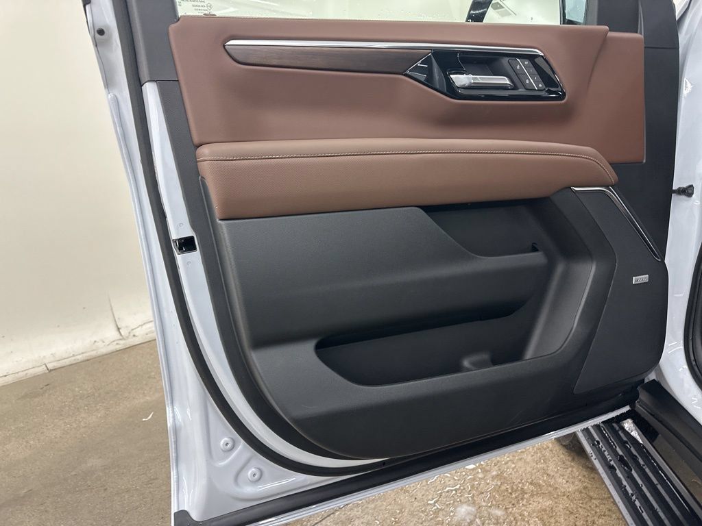 New 2026 Chevrolet Tahoe High Country AWD/4WD image 32