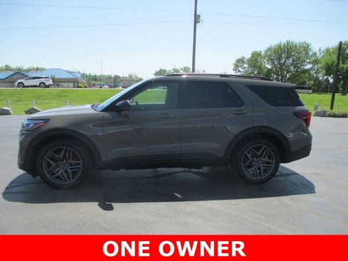 Used 2026 Ford Explorer ST w/ Sun And Sound Package image 10
