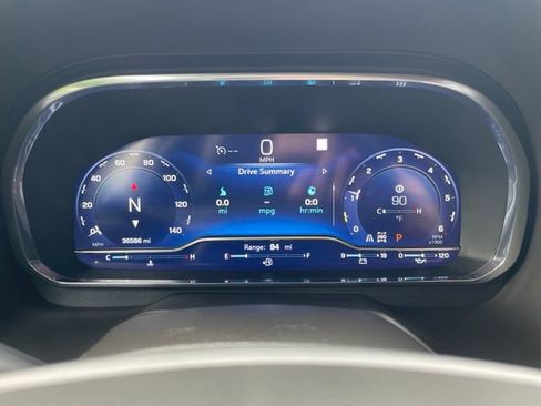 Used 2022 Chevrolet Tahoe Z71 w/ Luxury Package AWD/4WD image 19