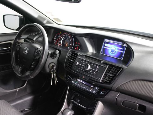 Used 2016 Honda Accord Sport image 12