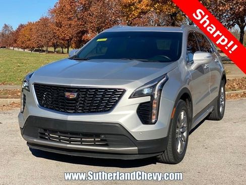 Used 2021 Cadillac XT4 Premium Luxury image 3