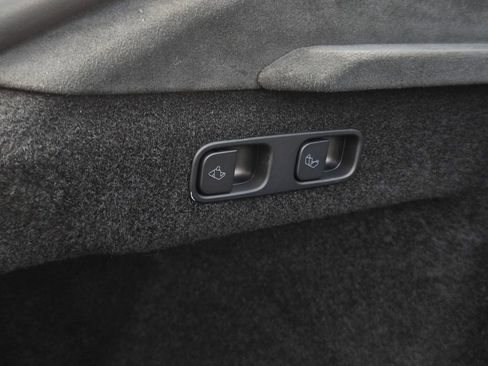 Used 2023 Tesla Model S Standard Range image 33