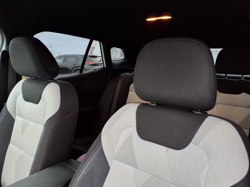 Used 2024 Chevrolet Trax RS image 37