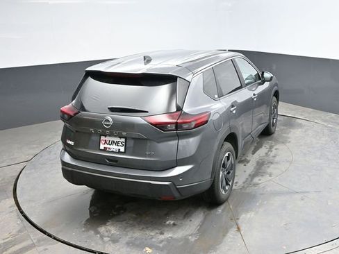Used 2025 Nissan Rogue SV image 40