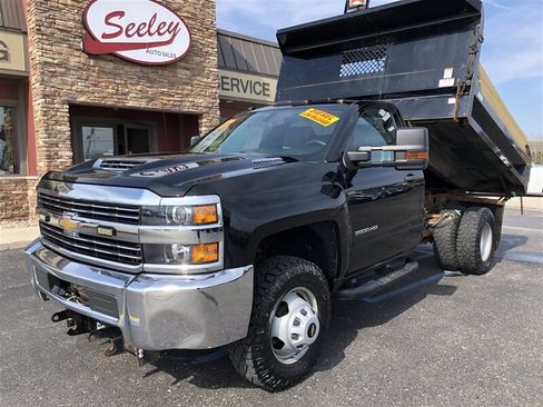 Used 2017 Chevrolet Silverado 3500 W/T w/ WT Convenience Package AWD/4WD image 4