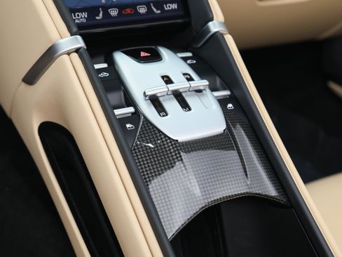Certified 2025 Ferrari Roma Spider RWD image 36