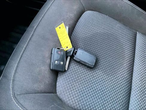 Used 2022 Chevrolet Colorado LT w/ Fleet Safety Package image 14