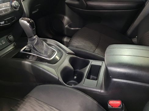 Used 2018 Nissan Rogue S image 26