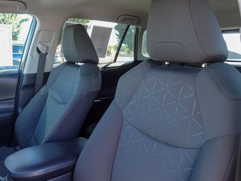 Certified 2024 Toyota RAV4 XLE FWD image 27