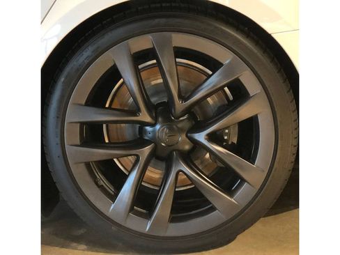 Used 2022 Tesla Model S Plaid image 12