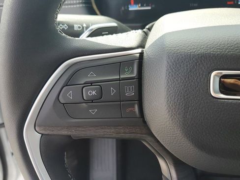 New 2025 Jeep Grand Cherokee Limited w/ Black Appearance Package image 30