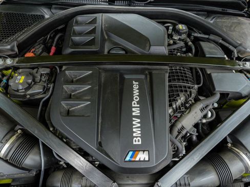 Used 2022 BMW M4 Competition w/ M Carbon Exterior Package RWD image 38