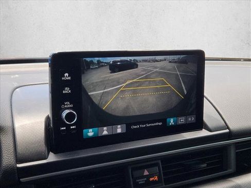 Used 2025 Honda Pilot EX-L image 10