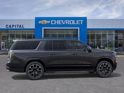 New 2026 Chevrolet Suburban RST w/ RST Capability Package AWD/4WD image 5