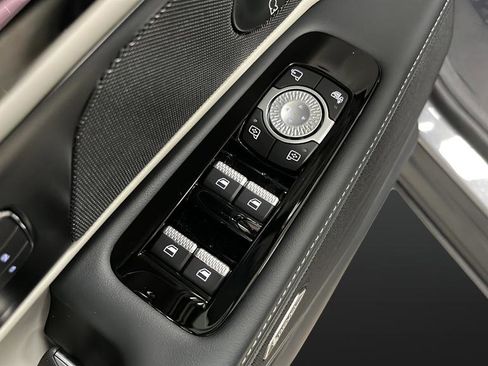 Used 2025 Lincoln Nautilus Premier w/ Equipment Group 102A AWD/4WD image 22