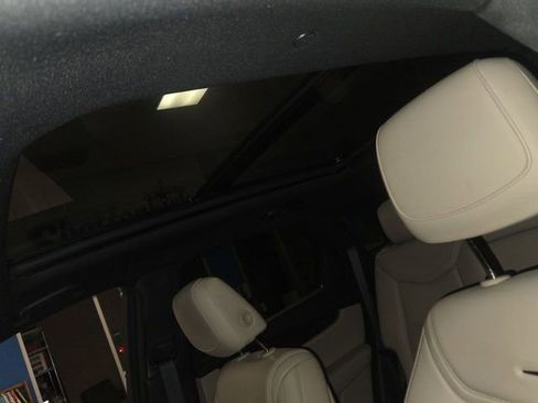 Used 2018 Cadillac XT5 Luxury w/ Driver Awareness Package image 22