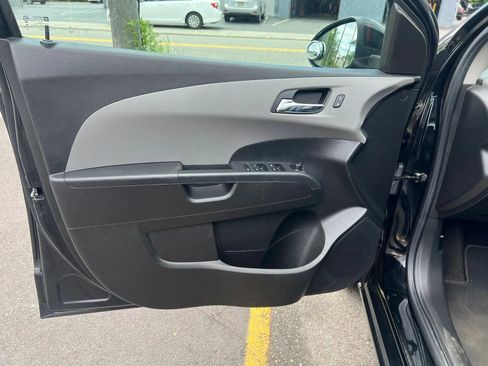 Used 2017 Chevrolet Sonic LT w/ Convenience Package FWD image 11