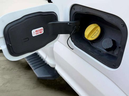 Used 2021 Ford F250 XL w/ Power Equipment Group image 19