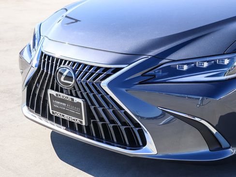 Certified 2025 Lexus ES 300h w/ Accessory Package (Z1) FWD image 8