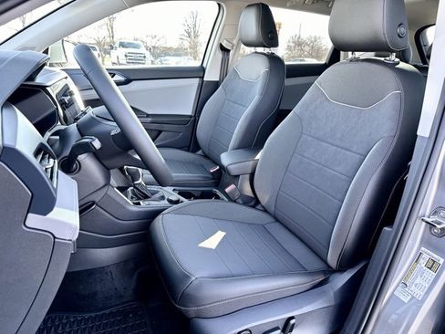New 2024 Volkswagen Taos SE image 11