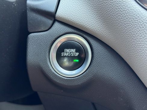 Used 2020 Chevrolet Equinox LS FWD image 20
