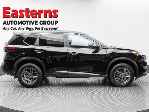 Used 2022 Nissan Rogue S image 4