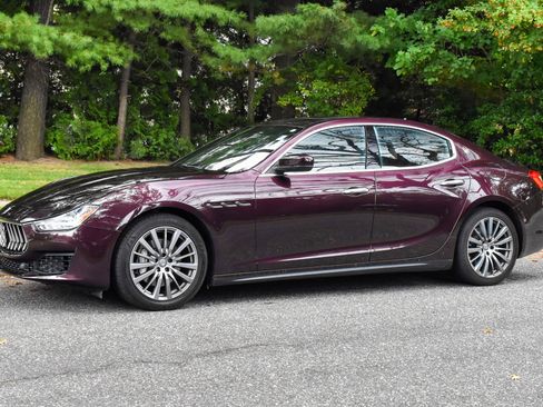 Used 2019 Maserati Ghibli image 2