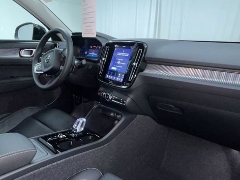 New 2026 Volvo XC40 B5 Plus w/ Protection Package Premier image 7