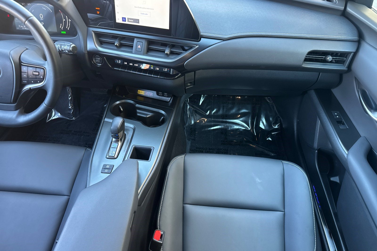 Certified 2025 Lexus UX 300h FWD w/ Accessory Package (Z2) image 31