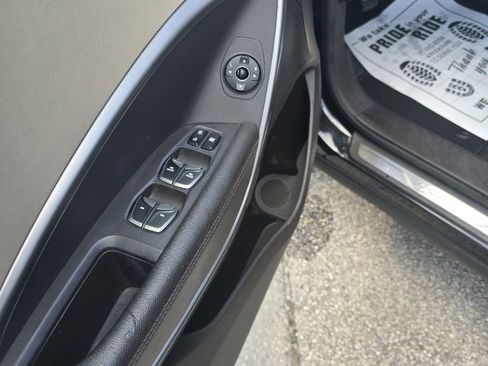 Used 2017 Hyundai Santa Fe Limited image 10